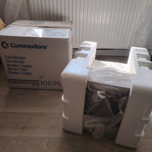Moniteur commodore 1083s - commodore,