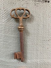 ancienne clef en laiton et