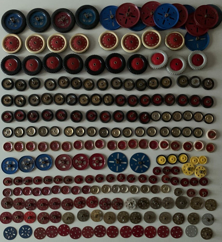 Lot anciennes pieces meccano - pieces,
