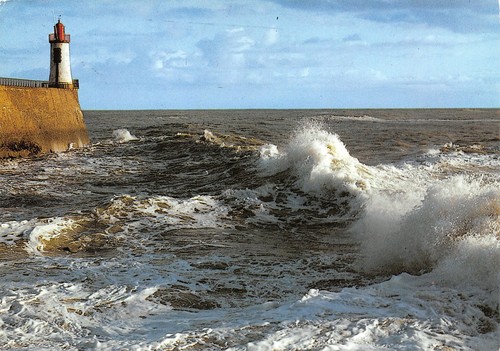 Vague brise sur les - sur,