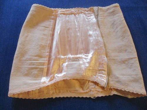 Ancien corset gaine à - gaine,