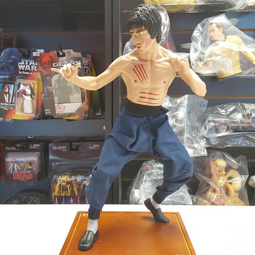 Bruce lee scale statue - 1/4,