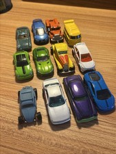 R56 Lot 12 voitures Hot Wheels
