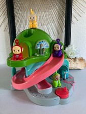 425⚜️ Toy La Maison Teletubbies and the 4 Tomy Figures Height 29 Cm