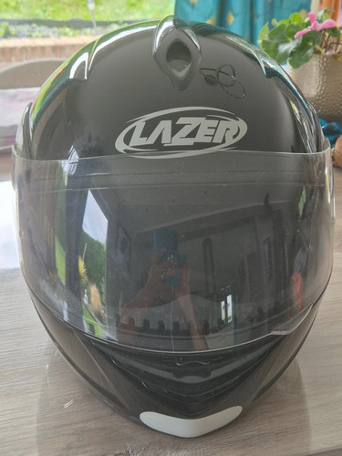 Casque moto lazer - noir, c'est