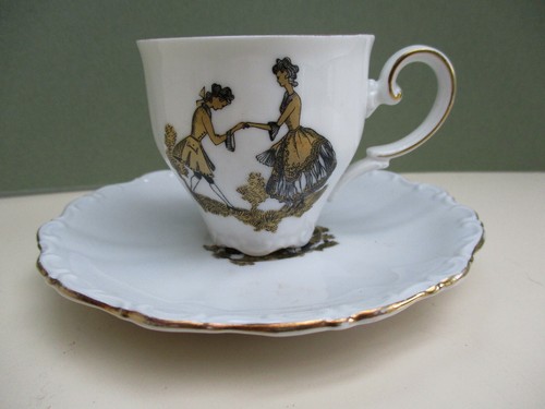 Tasse sous porcelaine - et,