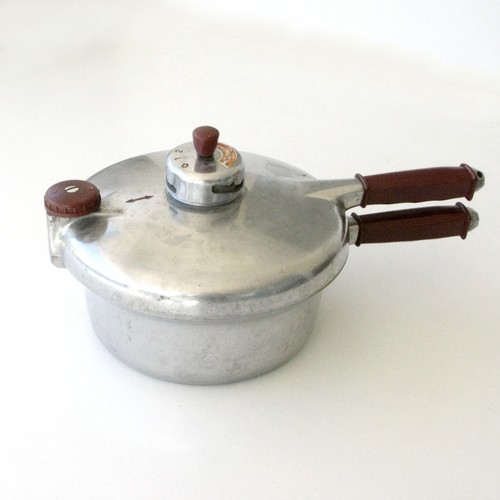 Très ancienne cocotte - , minute