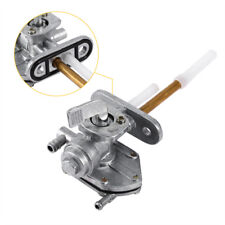 UN ROBINET D ESSENCE JOINT