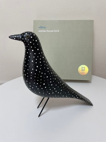 Vitra eames house - bird, banana