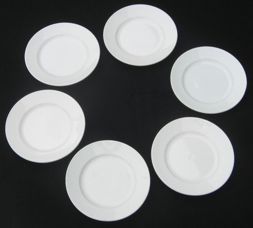 Six anciennes assiettes