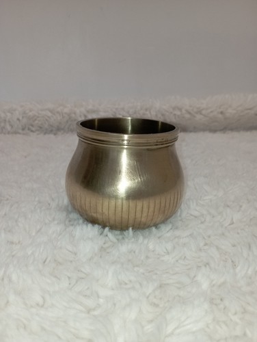 Ancien vase lota - en, laiton