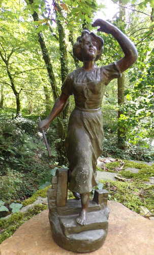 Sculpture statue 33 cm - sculpture,