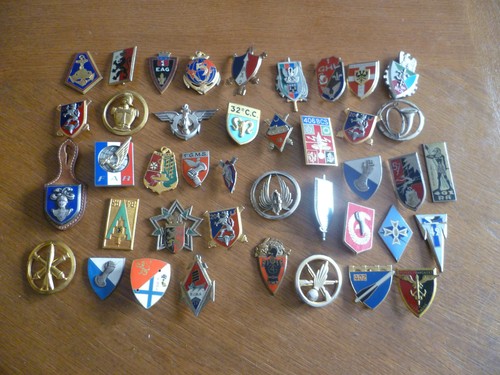 Vends lot insigne pucelle - vends,