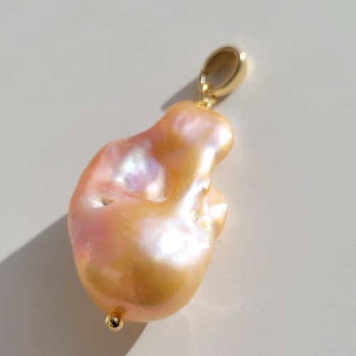 Pendentif jaune très - pl,