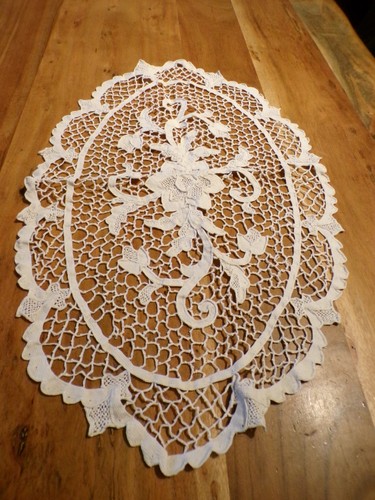 Linge ancien napperon ovale - linge,