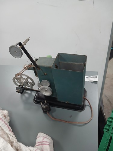 Ancien projecteur cinéma - ancien,