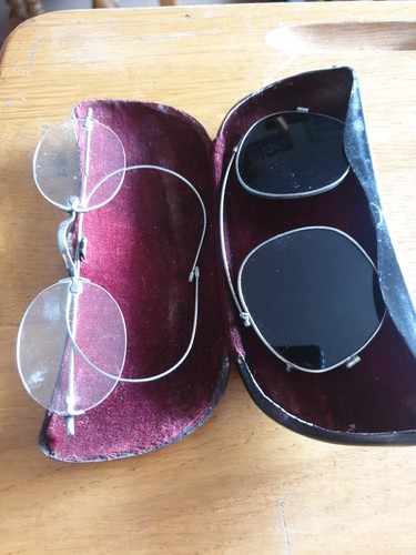 Lot anciennes paires de - ,
