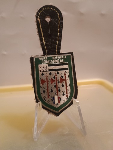 Pucelle insigne métal - -,