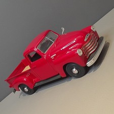 1950s Chevrolet 3100 Pickup Maisto 1/25 Scale Diecast Metal Red American Truck