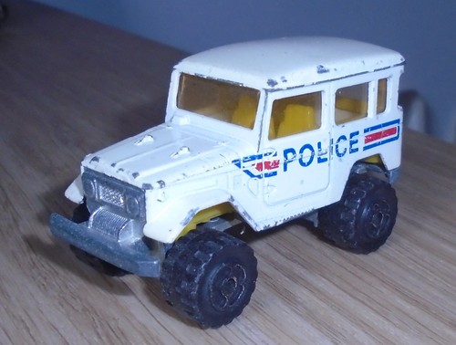 Toyota police blanche - toyota,