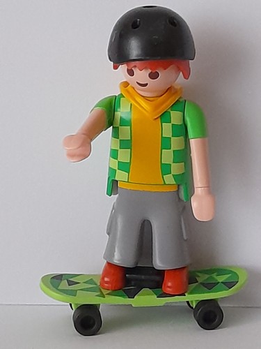 Playmobil homme sur - , skate