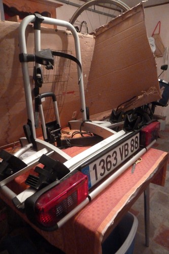 Porte vélo sur - porte, 2