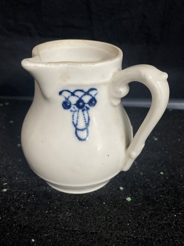 Petit pot lait en faience - petit,