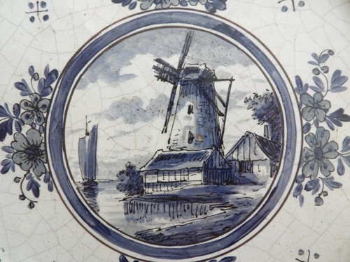 Assiette delft xixe signée - ,