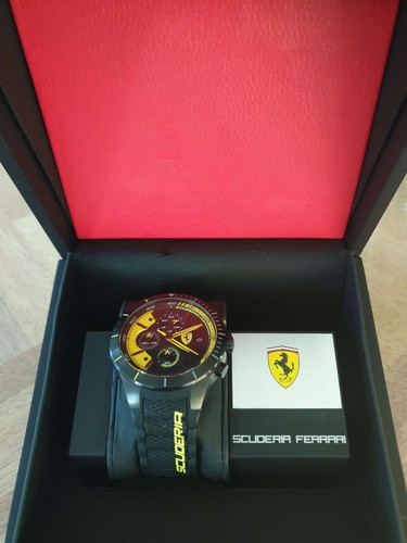 Montre chrono scuderia ferrari - montre,