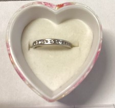 Bague en Or Gris avec 14 Diamants.  Ring In White Gold with 14 Diamonds