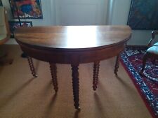 EXCEPTIONNELLE TABLE DEMI-LUNE EN NOYER, 19e, H 70 x 67/ Ronde 132/ Ovale 295 cm