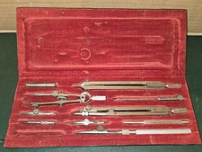 Ancienne boîte de compas "