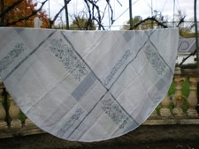 une nappe ronde de 180cm de
