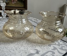 2 GLOBES TULIPES EN VERRE