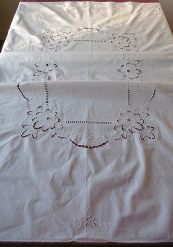 Nappe vintage festonnée avec