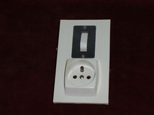 1 Interrupteur et 1 Prise 2P+t