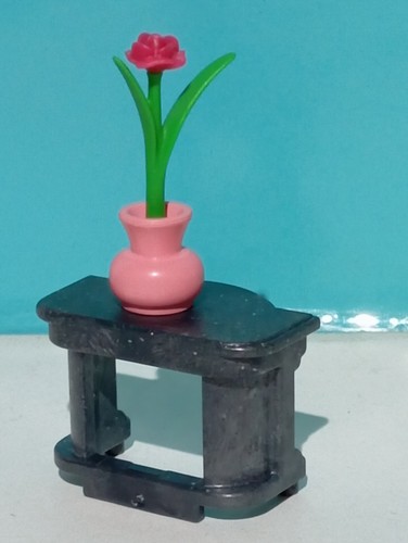 Playmobil table - table, vase