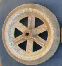 Roue voiture à pédales