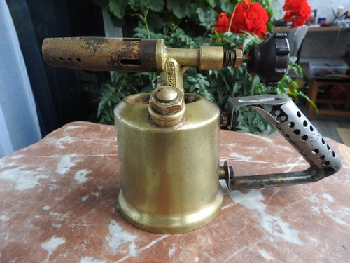 Ancienne lampe souder - lampe, a