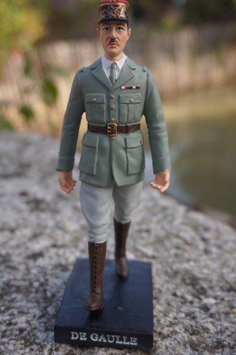 Re0167 figurine statuette - re0167,