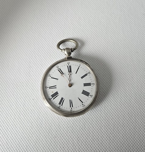 Très ancienne montre - ancienne,