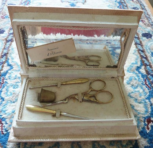 Ancien nécessaire couture - à,