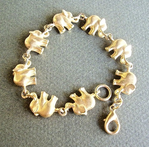 J493 bracelet éléphants - /,