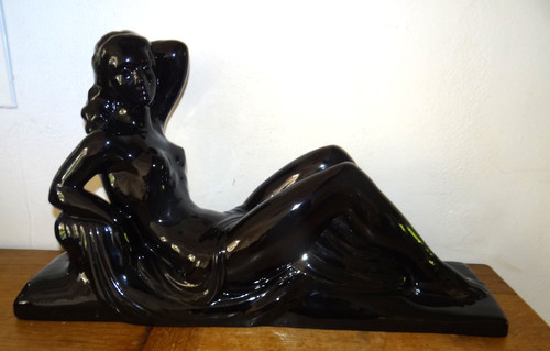 Belle statue femme allongée - belle,