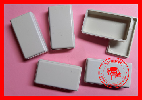 Boitiers plastiques 50 x - plastiques,