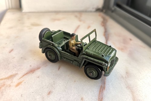 Dinky toys 674 - dinky, jeep