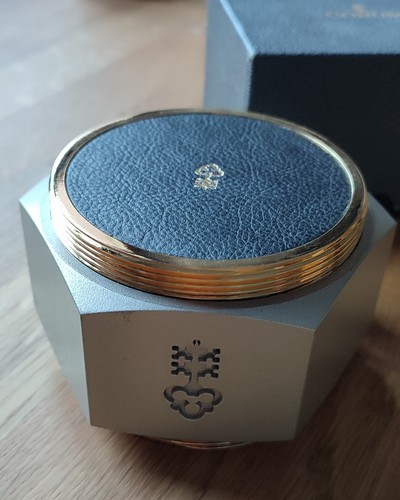 Ecrin pour montre - , corum