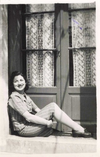 Old photo 1941 - photo, woman