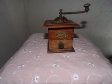 petit moulin à poivre ancien