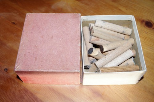 Jeux bois tres - ancien, dans